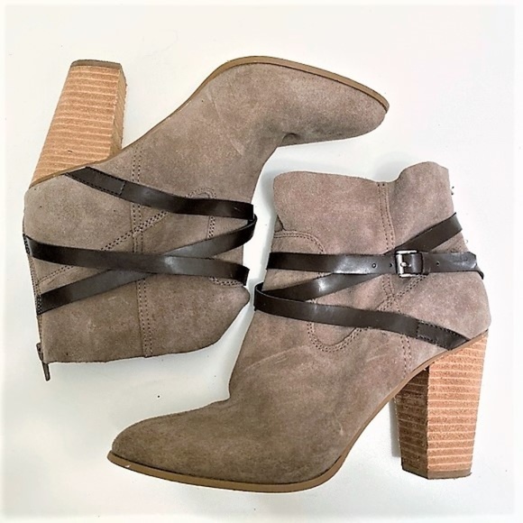 Carlos by Carlos Santana | Suede Ankle Bootie 9.5 - Picture 1 of 6